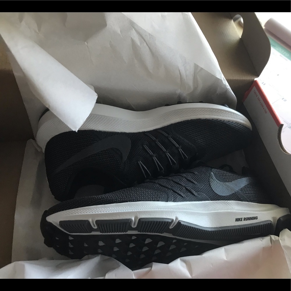 New ❤️Nike women’s run swift size 7